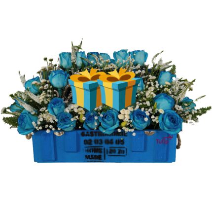 باکس گل همراه با هدیه آبی رزالیا