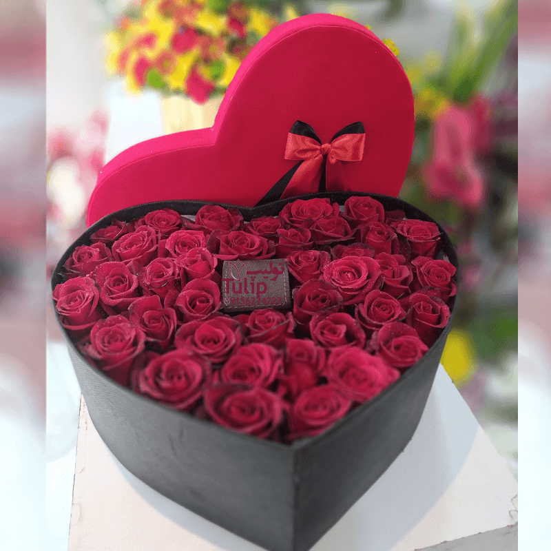 باکس گل رز قرمز مشکات باکس گل رز قرمز مشکات